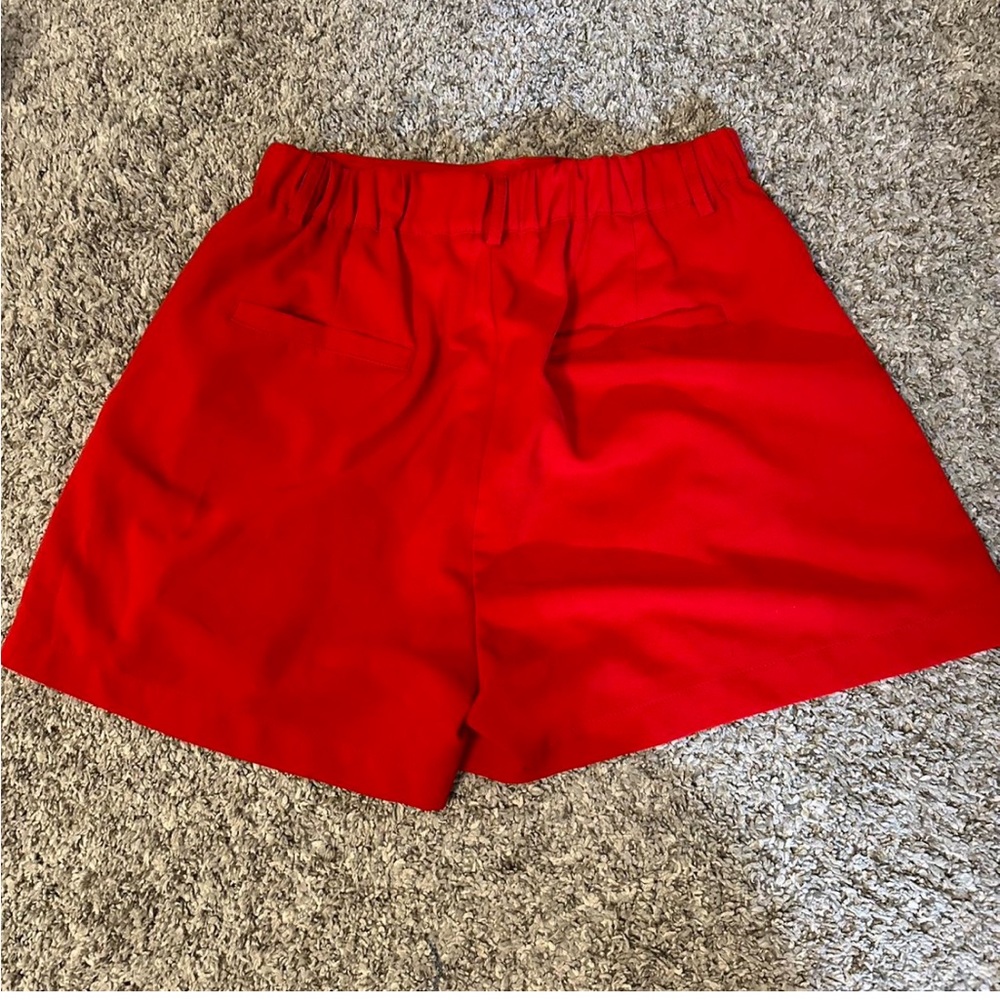 Red shorts - Picture 3 of 4